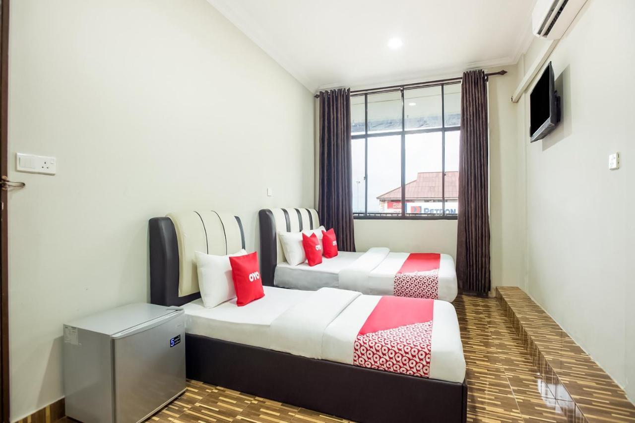Oyo 89712 Grand Inn Semporna Pokoj fotografie